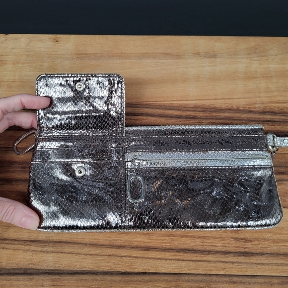 Laundry By Shelli Segal Metallic Silver Snakeskin Wristlet, 9.5×4 - Picture 2 of 15